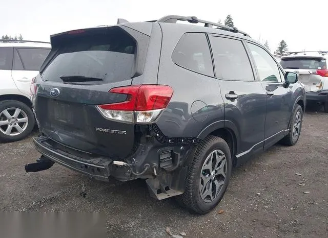 JF2SKAFC4MH483141 2021 2021 Subaru Forester- Premium 4