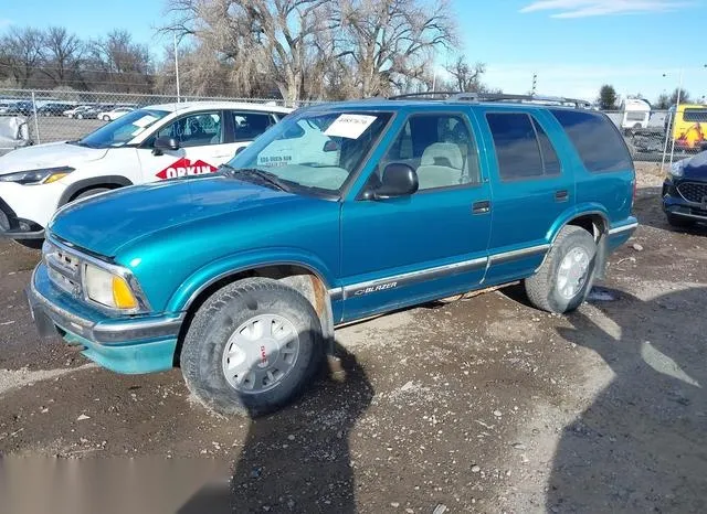 1GNDT13W4T2167024 1996 1996 Chevrolet Blazer 2