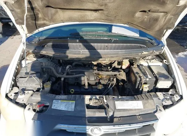 2C4GP44R75R398265 2005 2005 Chrysler Town and Country- LX 10