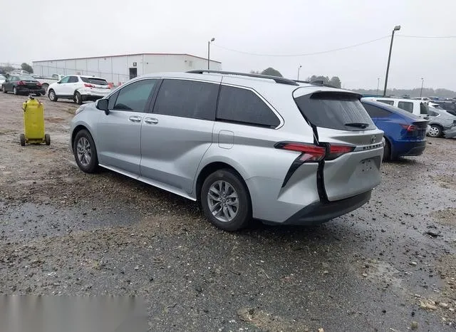 5TDYRKEC1NS090772 2022 2022 Toyota Sienna- Xle 3