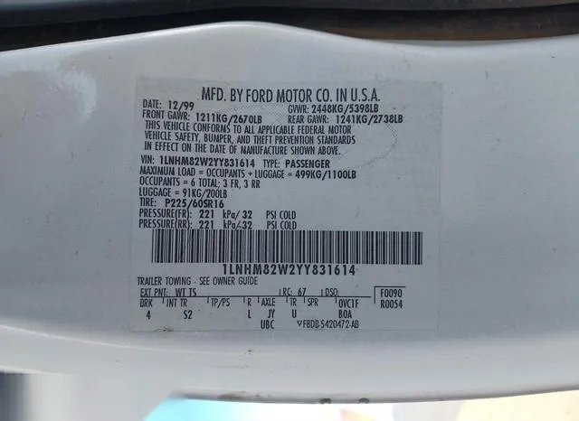 1LNHM82W2YY831614 2000 2000 Lincoln Town Car- Signature 9