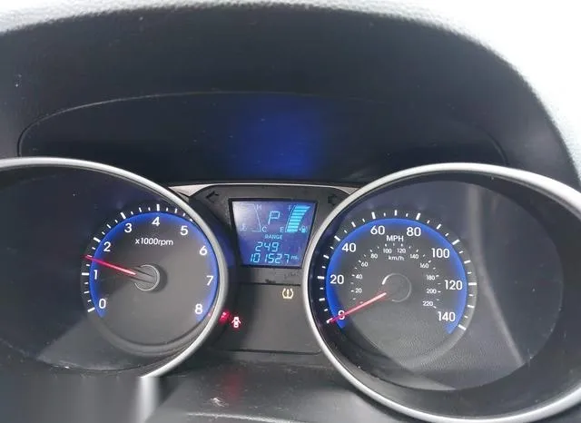 KM8JUCAC4CU446146 2012 2012 Hyundai Tucson- Limited 7