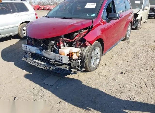 5TDDSKFCXNS046982 2022 2022 Toyota Sienna- Xse 2