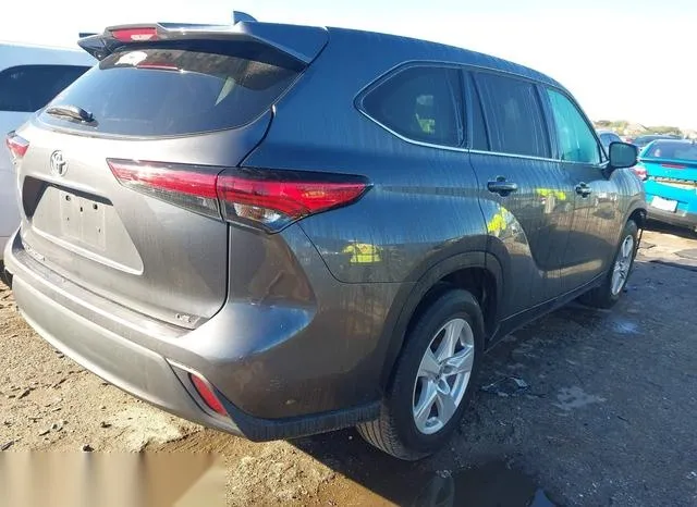 5TDZZRAHXMS517086 2021 2021 Toyota Highlander- LE 4