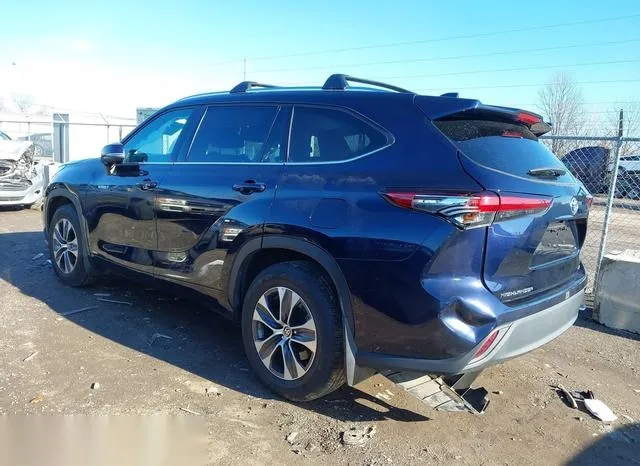 5TDHBRCH0MS524206 2021 2021 Toyota Highlander- Hybrid Xle 3