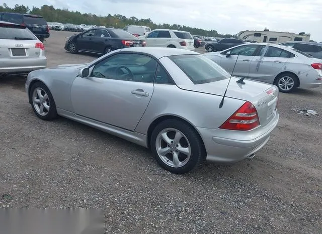 WDBKK65F71F210921 2001 2001 Mercedes-Benz SLK 320 3