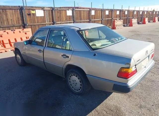 WDBED30E3NB602702 1992 1992 Mercedes-Benz 300- E 4Matic 3