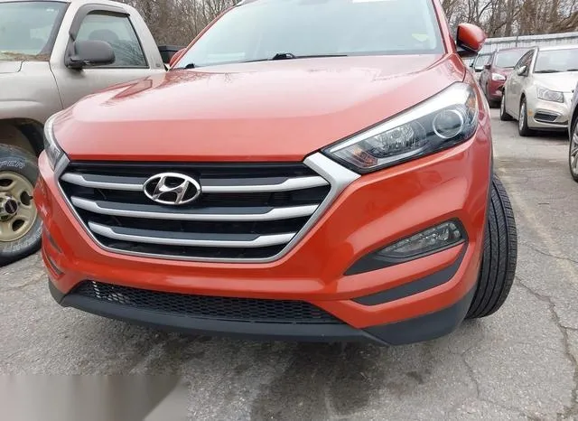 KM8J33A44HU403056 2017 2017 Hyundai Tucson- Se Plus 6