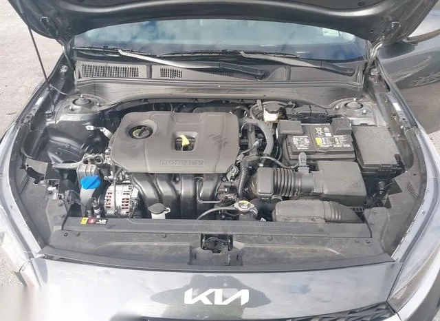 3KPF24AD3RE776317 2024 2024 KIA Forte- Lxs 10