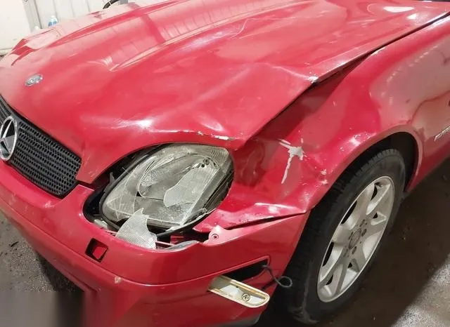 WDBKK47F2WF013745 1998 1998 Mercedes-Benz SLK 230 6