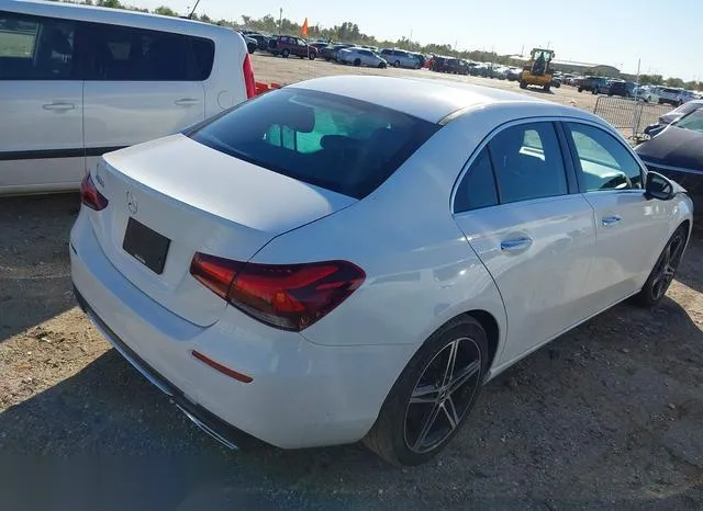 WDD3G4EB7KW000514 2019 2019 Mercedes-Benz A 220 4