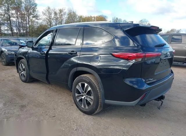 5TDHZRBHXMS086744 2021 2021 Toyota Highlander- Xle 3