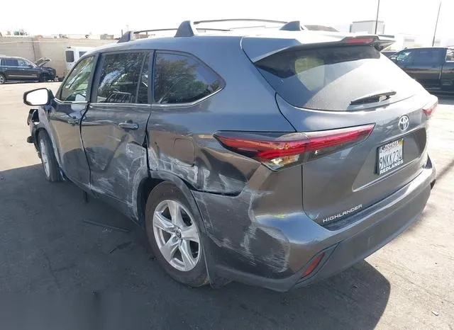 5TDKDRAH2RS546248 2024 2024 Toyota Highlander- LE 3