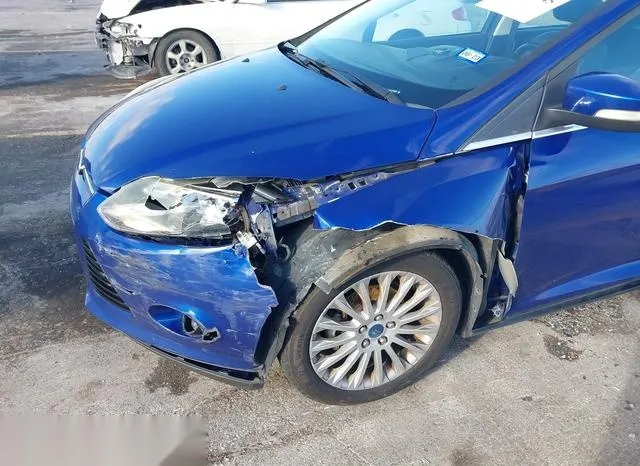 1FAHP3J29CL476496 2012 2012 Ford Focus- Titanium 6