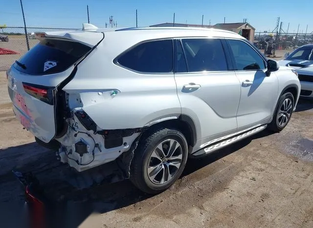 5TDGZRAH8MS067834 2021 2021 Toyota Highlander- Xle 4