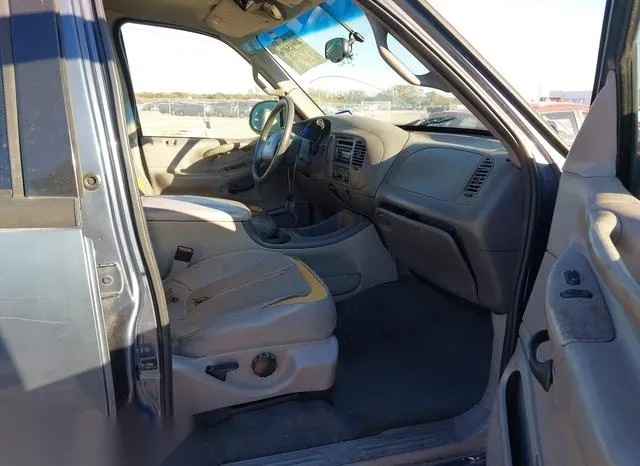 1FMRU15W51LA07780 2001 2001 Ford Expedition- Xlt 5