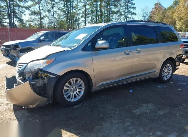 5TDYK3DC7GS725864 2016 2016 Toyota Sienna- Xle Premium 8 Pa 2