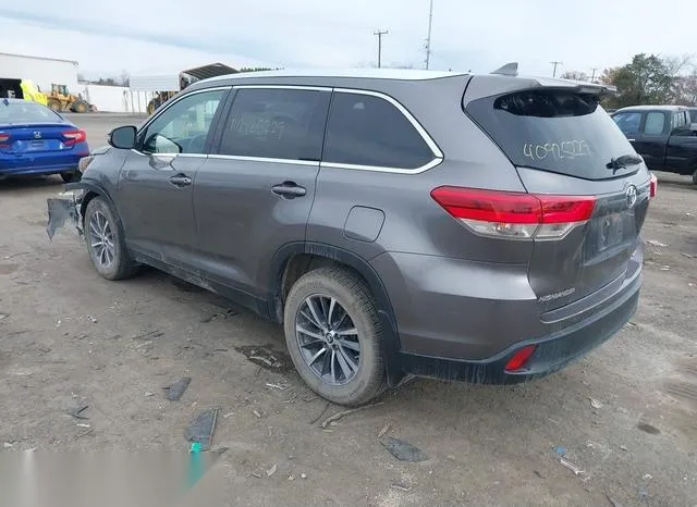 5TDJZRFH3KS607117 2019 2019 Toyota Highlander- Xle 3