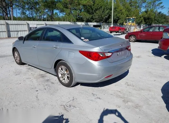 5NPEB4ACXCH370007 2012 2012 Hyundai Sonata- Gls 3