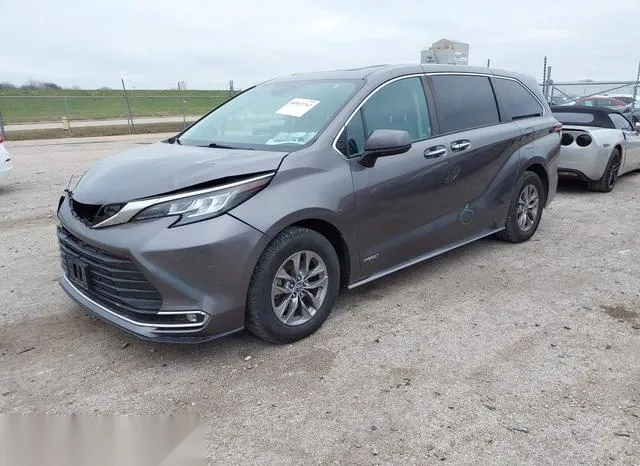 5TDYSKFC7MS005631 2021 2021 Toyota Sienna- Xle 2