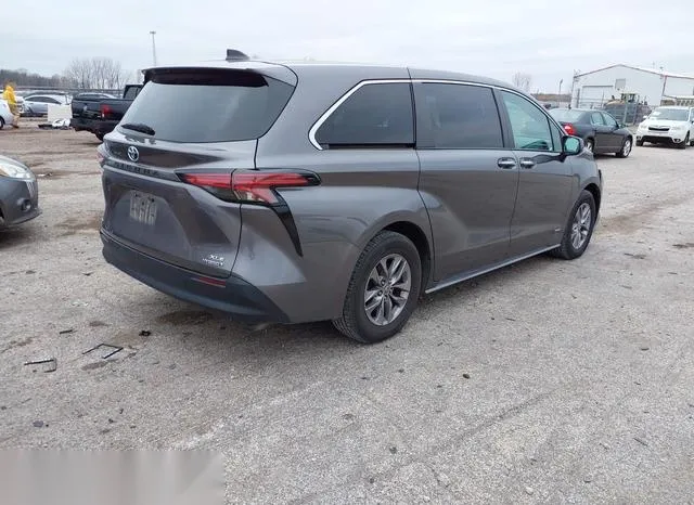 5TDYSKFC7MS005631 2021 2021 Toyota Sienna- Xle 4