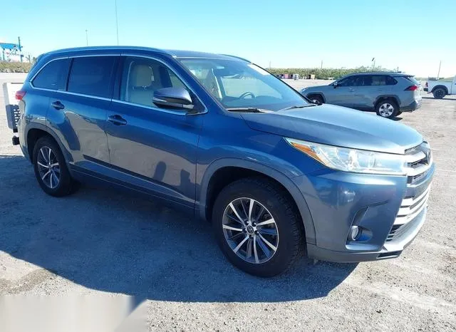 5TDKZRFH3HS509606 2017 2017 Toyota Highlander- Xle 1