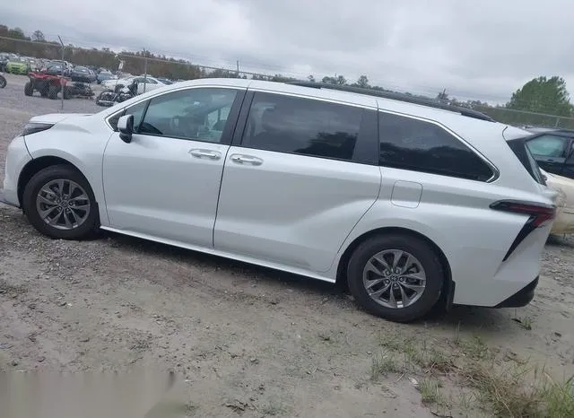 5TDJRKECXPS161925 2023 2023 Toyota Sienna- Xle 3