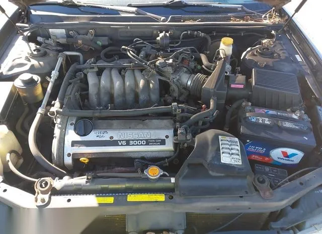 JN1CA21D2WM920899 1998 1998 Nissan Maxima- Gle/Gxe/Se 10