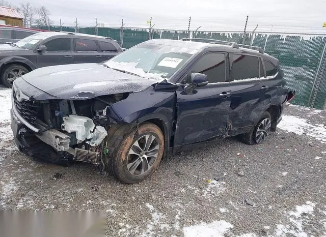 5TDGZRBH1MS142551 2021 2021 Toyota Highlander- Xle 2