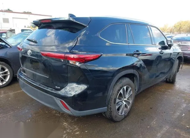 5TDGZRAH1NS542130 2022 2022 Toyota Highlander- Xle 4