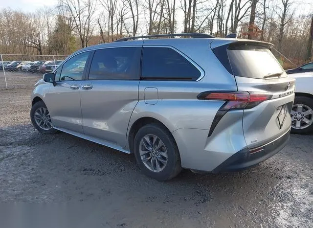 5TDYSKFC5NS043408 2022 2022 Toyota Sienna- Xle 3