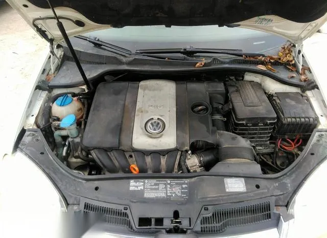 3VWRF71K75M620599 2005 2005 Volkswagen Jetta- 2-5 10