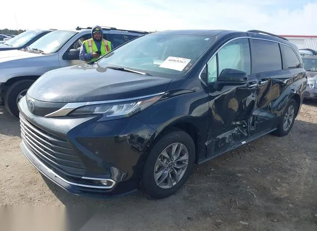 5TDYRKEC1NS093851 2022 2022 Toyota Sienna- Xle 2