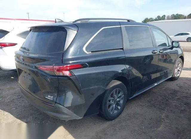 5TDYRKEC1NS093851 2022 2022 Toyota Sienna- Xle 4