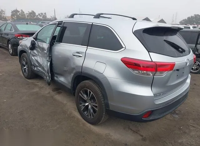 5TDZZRFH0KS361985 2019 2019 Toyota Highlander- LE 3