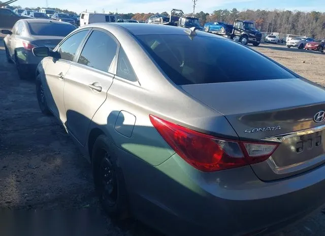 5NPEB4AC2CH418423 2012 2012 Hyundai Sonata- Gls 3