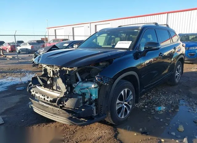 5TDGBRCH6NS542237 2022 2022 Toyota Highlander- Hybrid Xle 2