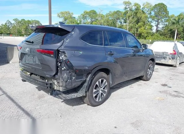 5TDGZRAH5MS045063 2021 2021 Toyota Highlander- Xle 4