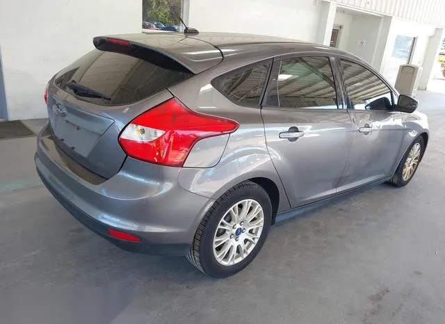 1FAHP3K26CL162884 2012 2012 Ford Focus- SE 4