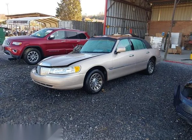 1LNFM82W5WY670597 1998 1998 Lincoln Town Car- Signature 2