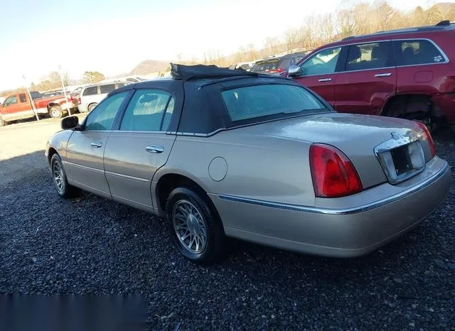 1LNFM82W5WY670597 1998 1998 Lincoln Town Car- Signature 3