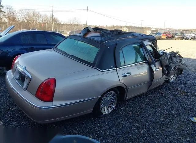 1LNFM82W5WY670597 1998 1998 Lincoln Town Car- Signature 4