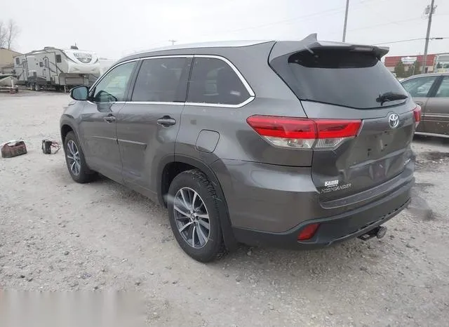 5TDJZRFH6HS439157 2017 2017 Toyota Highlander- Xle 3