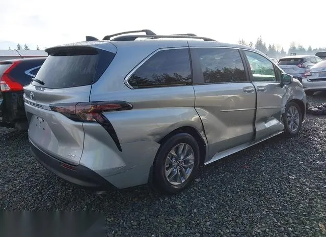 5TDJSKFC3SS156108 2025 2025 Toyota Sienna- Xle 4