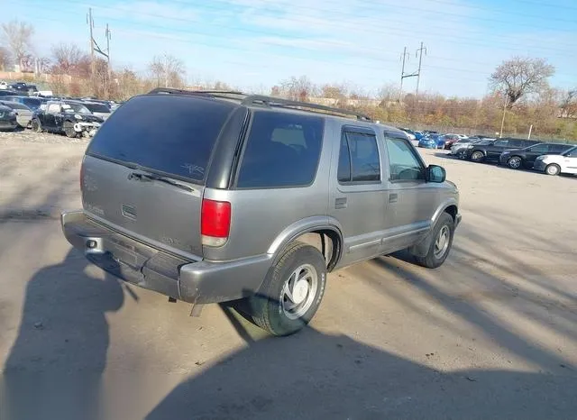 1GNDT13W6Y2104143 2000 2000 Chevrolet Blazer- LT 4