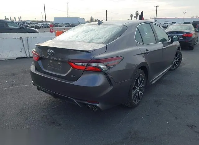 4T1G11AK5MU552928 2021 2021 Toyota Camry- SE 4