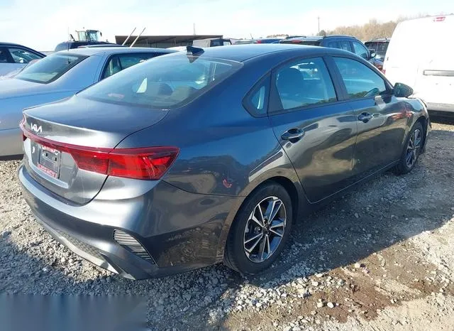 3KPF24AD5NE483626 2022 2022 KIA Forte- Lxs 4