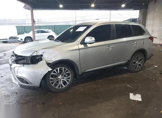 JA4AZ3A32JZ049129 2018 2018 Mitsubishi Outlander- SE 2