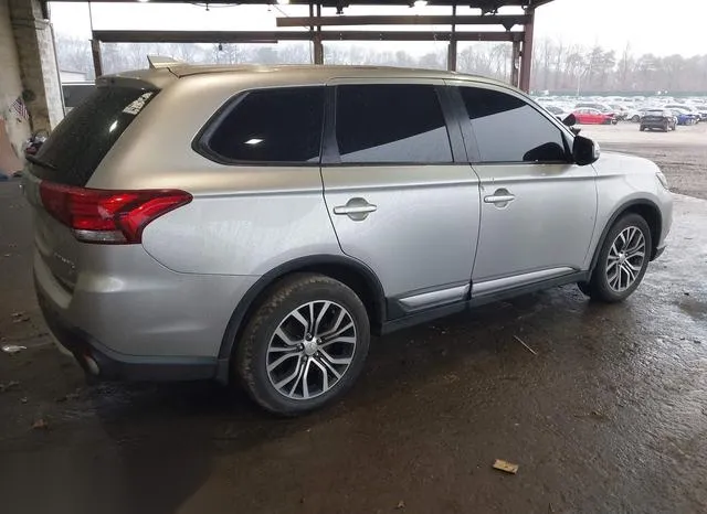 JA4AZ3A32JZ049129 2018 2018 Mitsubishi Outlander- SE 4