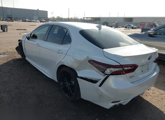 4T1K31AK9NU588398 2022 2022 Toyota Camry- Xse Hybrid 3